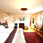 Lodge Alaind Lodges, *