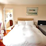 Alaind Lodges, Lodge Sneem