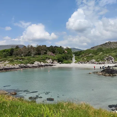 Alaind Lodges, * Sneem