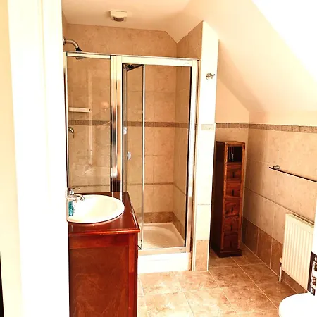 بيت خشبي Alaind Lodges,