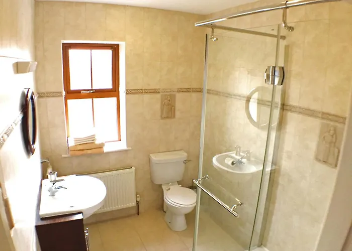 Alaind Lodges, * Sneem