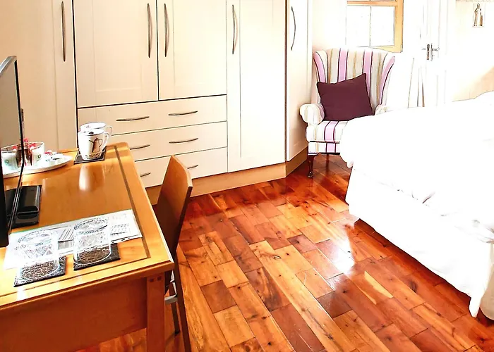 Alaind Lodges,