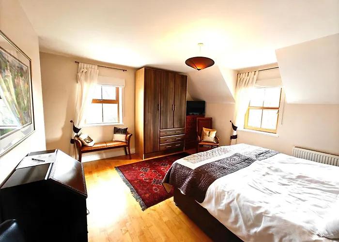 Alaind Lodges, Jaktstuga